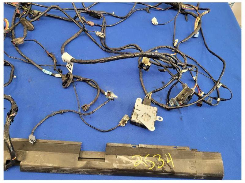 2003-2004 Mercury Marauder 4.6L 4v Body Harness Wire Plug *Broken* 2534 - The Parts Farm