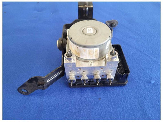 2019-2020 Ford Mustang GT S550 ABS Module Anti-Lock Brake Pump 2574