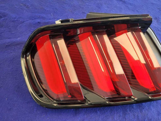 2019-2020 Ford Mustang Shelby GT350 5.2L Driver Rear Taillight Brake Light 1714