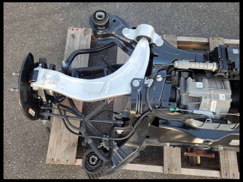 2014-2017 Chevrolet SS Sedan Rear Differential Carrier Automatic 3.27 Ratio GW6 - The Parts Farm