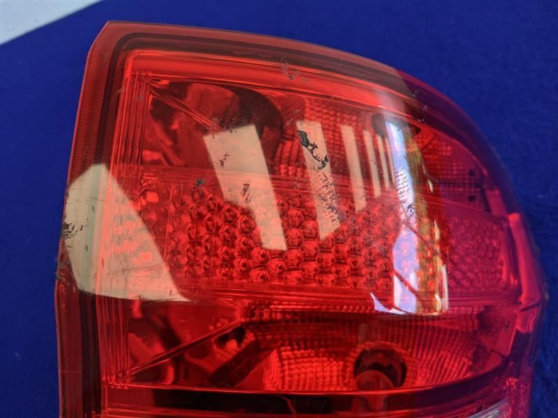 2011-2013 Jeep Grand Cherokee SRT-8 6.4L Passenger Tail Light Brake Lamp OEM - The Parts Farm