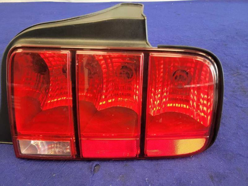2005-2009 Ford Mustang GT 4.6L Passenger RH Rear Tail Light Brake Lens Lamp 2422 - The Parts Farm
