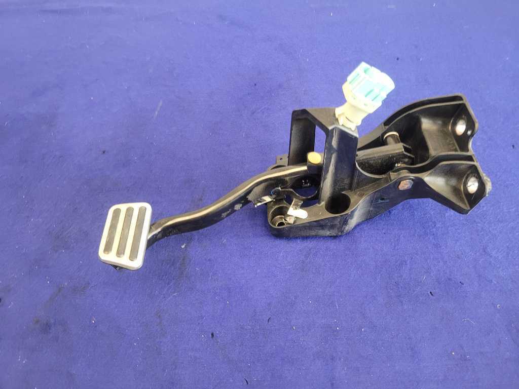 2015-2017 Ford Mustang GT S550 Pedal Box Cage Brake Automatic 2389 - The Parts Farm