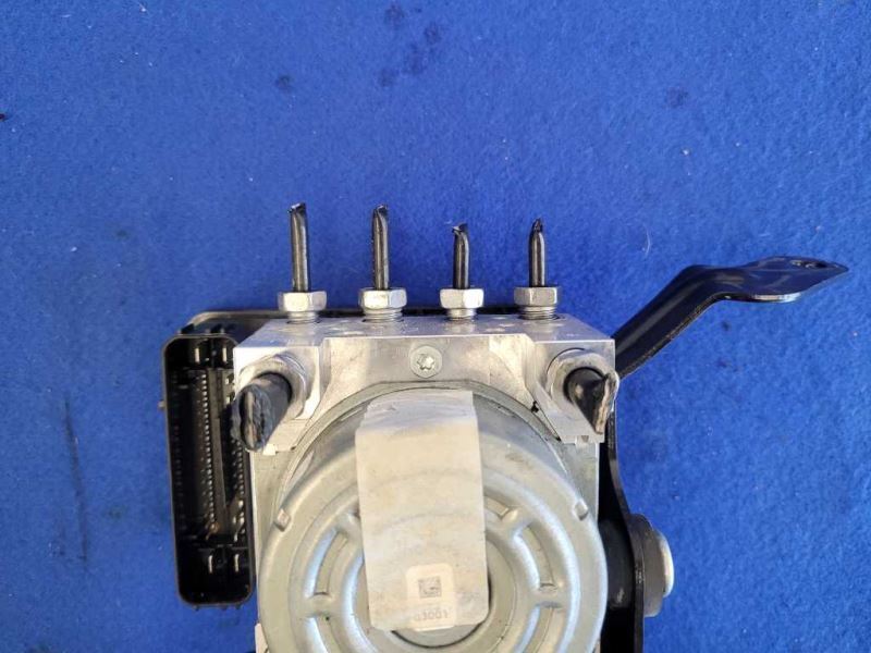 2015-2020 Ford Mustang Shelby GT350 ABS Module M/T Anti-Lock Brakes 2452 - The Parts Farm