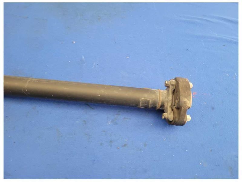 2010-2015 Chevrolet Camaro SS Driveshaft Automatic Transmission A/T 2588 - The Parts Farm