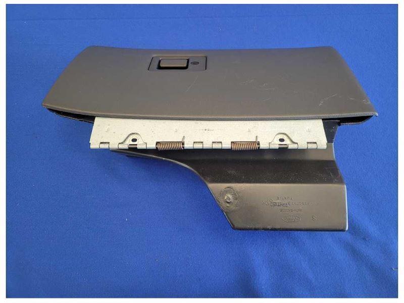 2003-2004 Mercury Marauder 4.6L 4v Glove Box Passenger Dash Panel 2534 - The Parts Farm