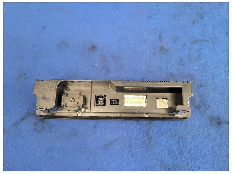 2001-2006 BMW M3 E46 M/T Coupe Seat Controls Climate Defrost Screen 1953 - The Parts Farm