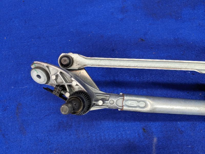 2008-2013 BMW M3 E46 Windshield Wiper Transmission Motor Linkage Arm - The Parts Farm