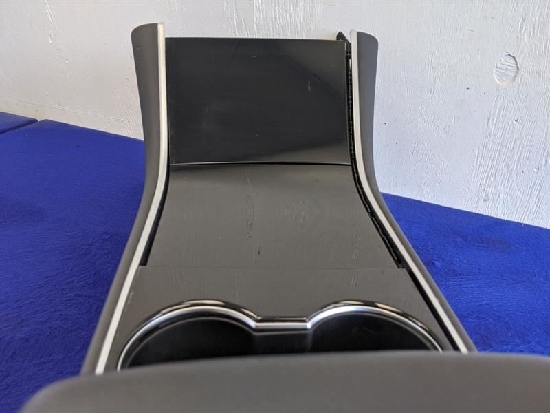 TESLA 3   2018 Console Front 70475 - The Parts Farm