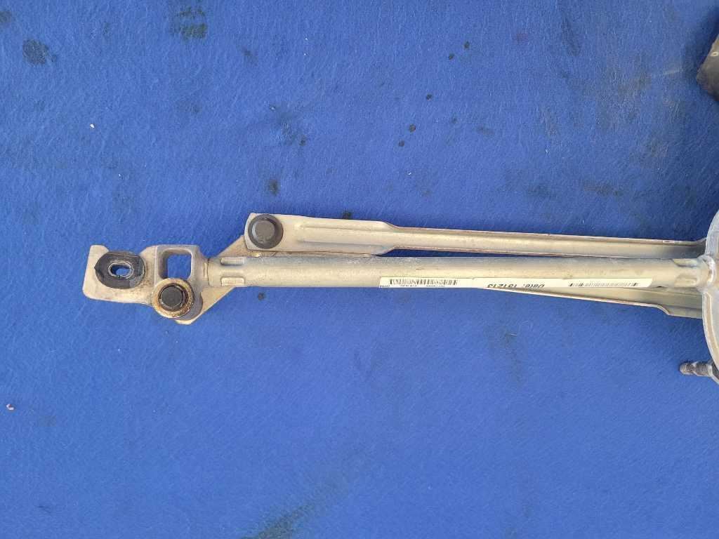 2014-2017 Chevrolet SS 6.2L Sedan Windshield Wiper Motor Linkage Front 2602 - The Parts Farm