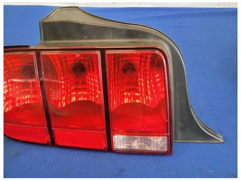 2005-2009 Ford Mustang GT 4.6L Driver LH Rear Taillight Lamp Light Brake 2585 - The Parts Farm
