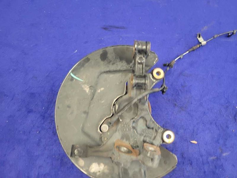 2015-2017 Ford Mustang GT S550 Passenger Front Spindle Knuckle Hub 2407 - The Parts Farm