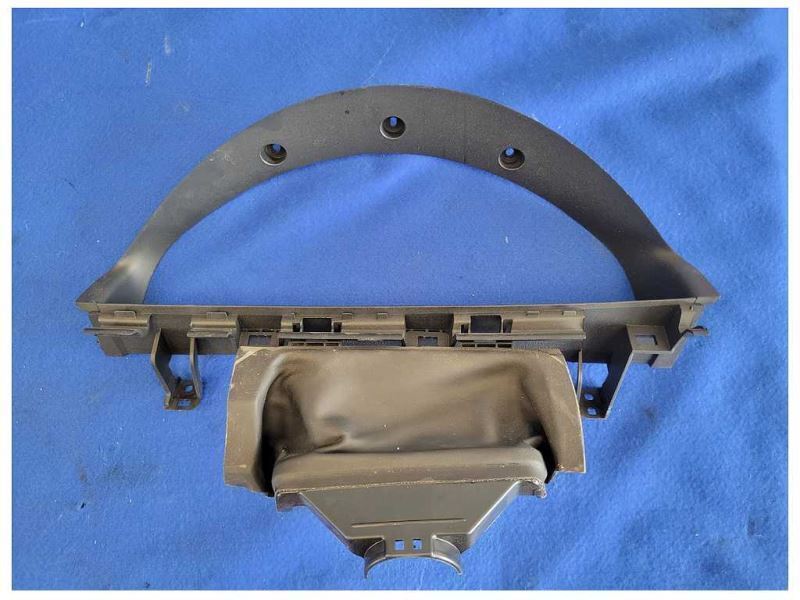 2008-2009 Pontiac G8 Sedan 6.0L V8 Front Gauge Cluster Bezel Cover 2529 - The Parts Farm