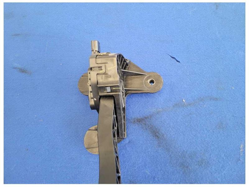 2015-2017 Ford Mustang GT S550 Gas Throttle Pedal Drive By Wire 2586 - The Parts Farm