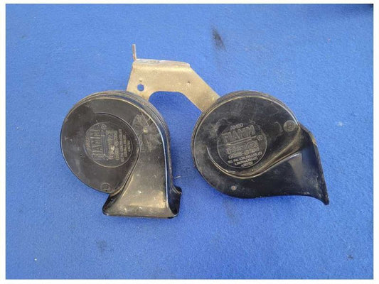1994-1998 Ford Mustang GT 5.0L Front Dual Emergency Horn Noise 2521 - The Parts Farm