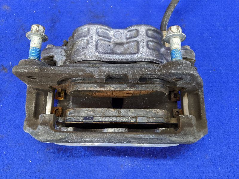 2002-2005 Ford Thunderbird 3.9L V8 Front Passenger Right Caliper Brake Pad Hose - The Parts Farm