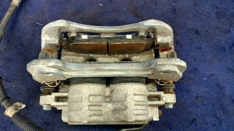 2011-2014 FORD MUSTANG GT FRONT DRIVER LEFT BRAKE CALIPER FRONT CALIFORNIA SP 20 - The Parts Farm
