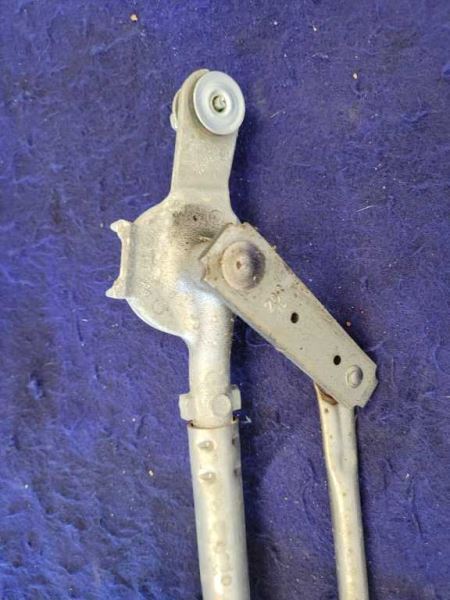 2016-2019 Chevrolet Camaro SS Windshield Wiper Motor Arm Linkage Front Cowl - The Parts Farm
