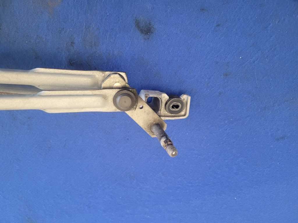 2014-2017 Chevrolet SS 6.2L Sedan Windshield Wiper Motor Linkage Front 2602 - The Parts Farm