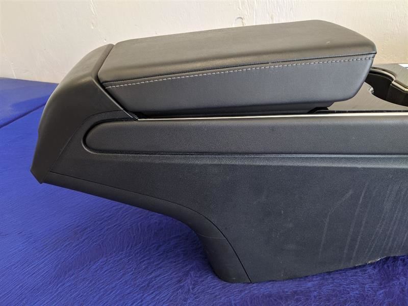 TESLA 3   2018 Console Front 70475 - The Parts Farm