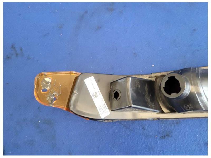 2005-2009 Ford Mustang GT 4.6L Passenger RH Turn Signal Light Parking Lamp 2585 - The Parts Farm