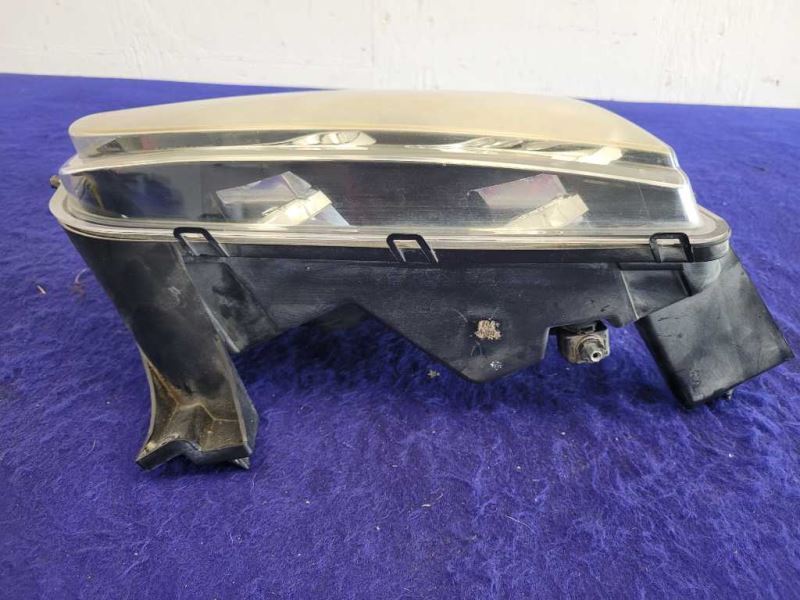 2006-2007 Dodge Charger SRT8 6.1L Passenger Right Headlight Lamp Front Light OEM - The Parts Farm