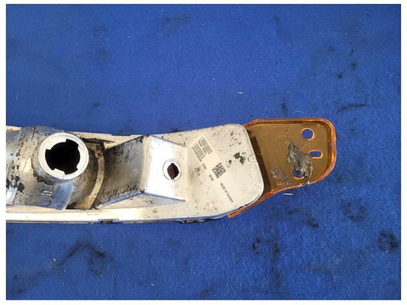 2005-2009 Ford Mustang GT Driver LH Front Turn Signal Amber Parking Light 2585 - The Parts Farm