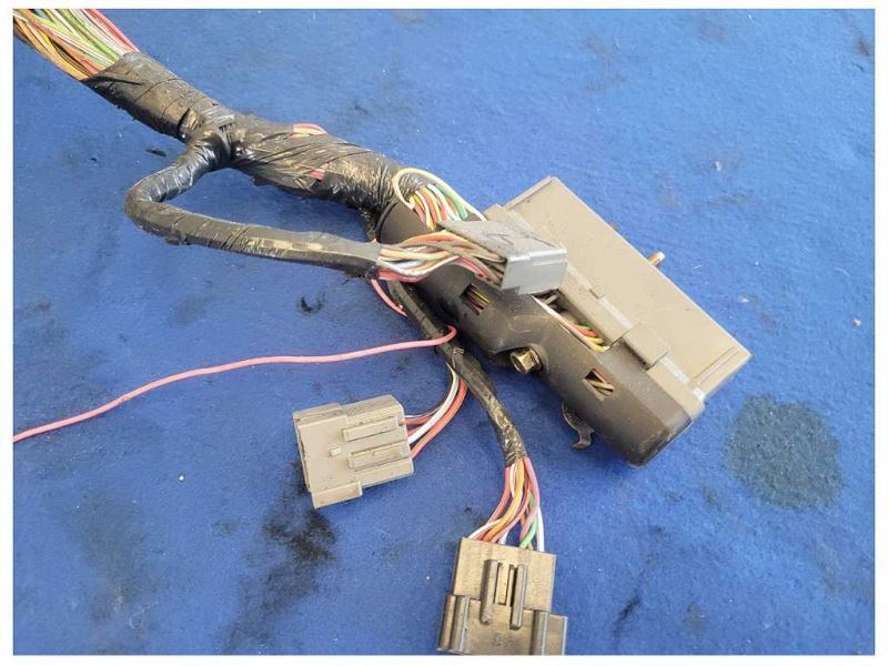 2003 Ford Mustang GT 4.6L Coupe Lamp Front Harness Wire Plug *Cut* 2556 - The Parts Farm