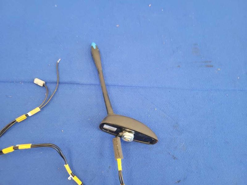 2011-2012 Nissan Leaf Antenna Roof Mounted Black Rod Base 1856 - The Parts Farm