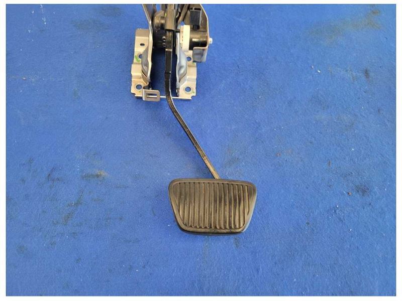 2010-2015 Chevrolet Camaro SS 6.2L Auto Brake Pedal Assembly Cage Box 2608 - The Parts Farm