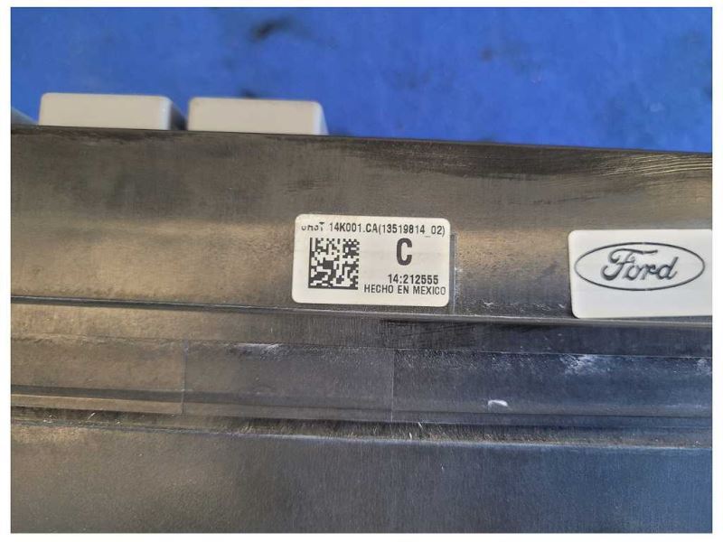 2006 Ford Mustang GT 4.6L Power Distribution Box Engine Bay A/T Wire Plug 2621 - The Parts Farm