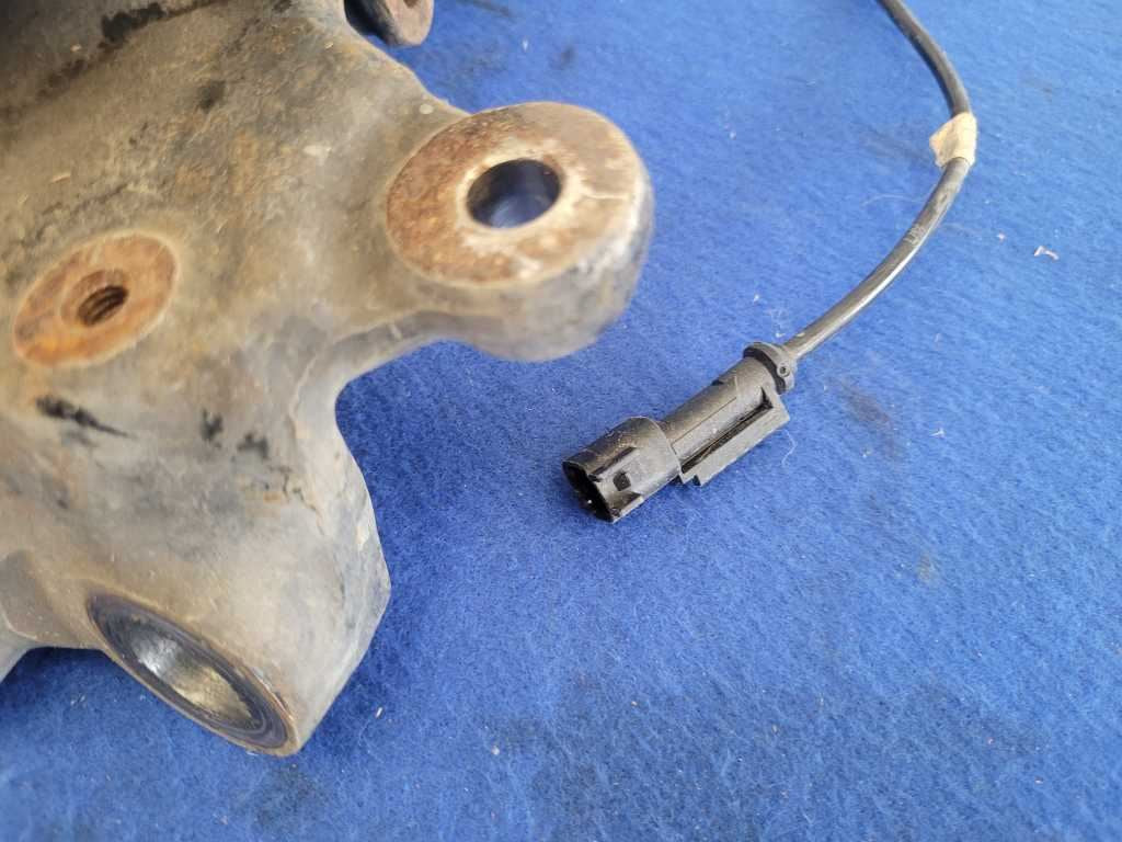 2015-2017 Ford Mustang GT S550 Driver LH Front Spindle Knuckle Hub 2616 - The Parts Farm