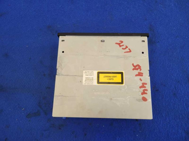 2004-2006 Porsche Cayenne Turbo 4.5L DVD Player Infotainment 2137 - The Parts Farm