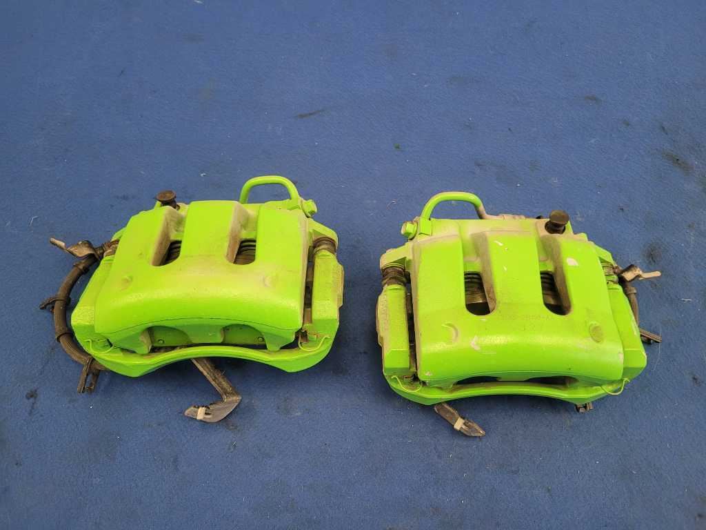 2011-2014 Ford Mustang GT Pair Front Brembo Brakes Calipers Pads Hoses 2633 - The Parts Farm