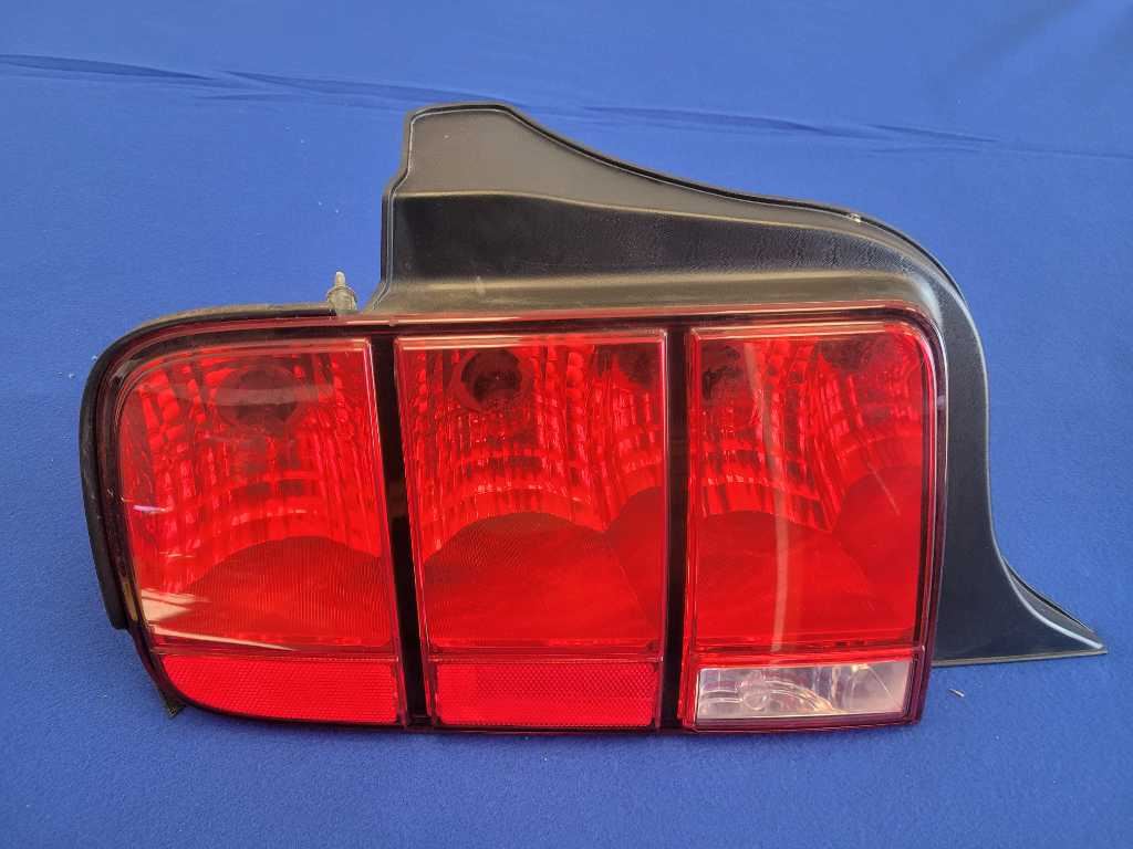 2005-2009 Ford Mustang GT Driver Left Taillight Rear Lane Lamp Light Brake 2645 - The Parts Farm