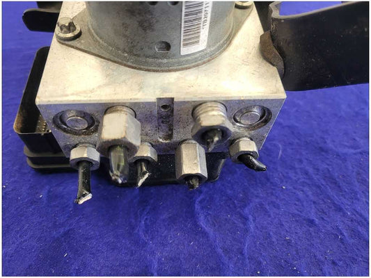 2011-2014 Ford Mustang GT S197 5.0L ABS Anti-Lock Brake Module Pump 2700