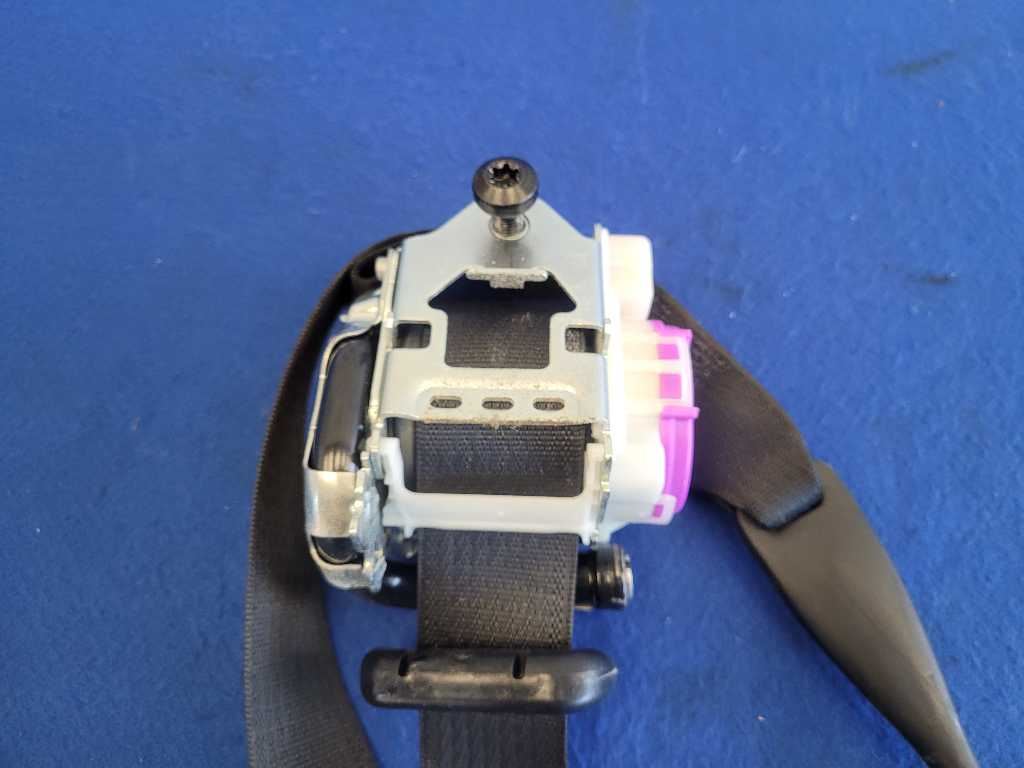 2015-2017 Ford Mustang EcoBoost Passenger Coupe Seat Belt Front Retractor 2652 - The Parts Farm