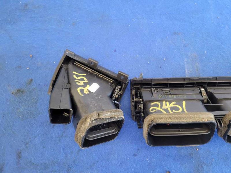 2001-2006 BMW M3 Convertible Air Vents Front Dash Duct HVAC 2451 - The Parts Farm