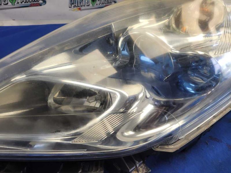 2011-2012 Nissan Leaf Driver Left Front Headlight Lamp *Broke Tabs* 1856 - The Parts Farm
