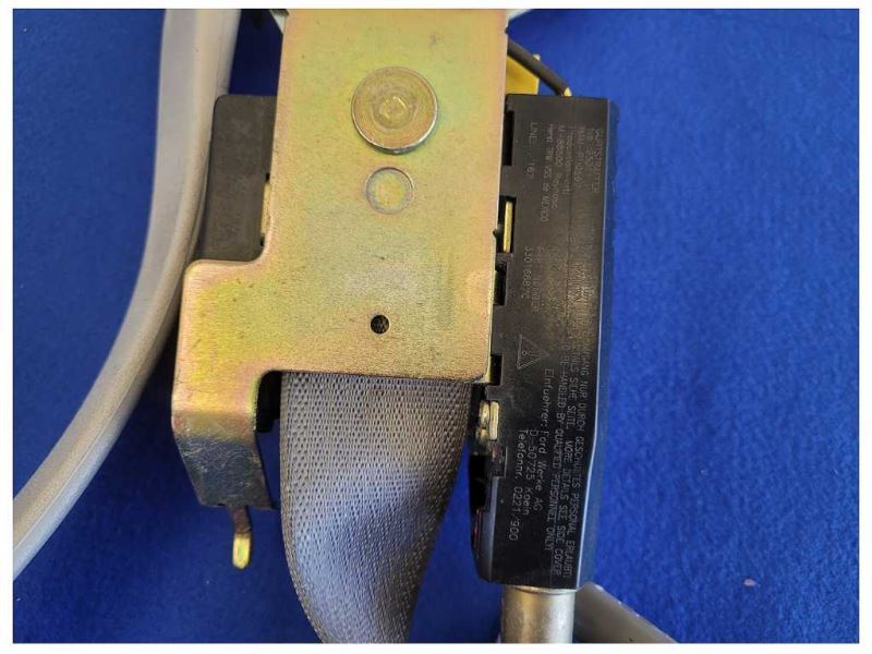 2003-2004 Mercury Marauder 4.6L 4v Passenger Front Seat Belt Retractor 2534 - The Parts Farm