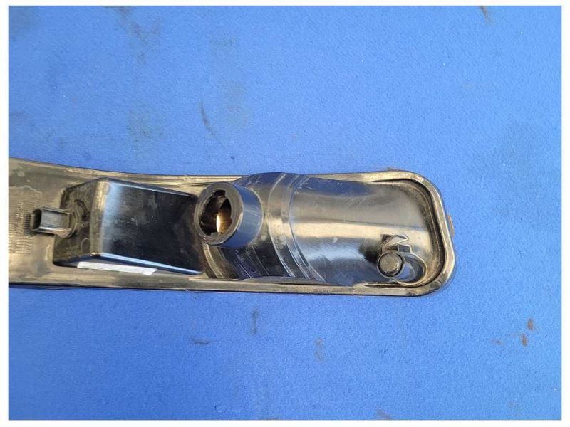 2005-2009 Ford Mustang Passenger RH Turn Signal Corner Parking Light 2600 - The Parts Farm