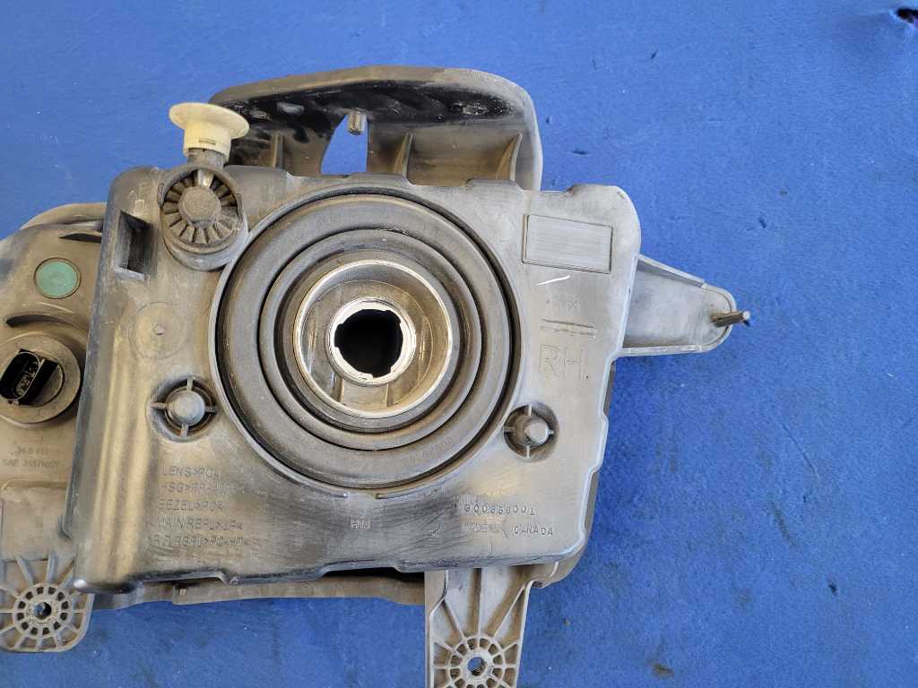 2010-2013 Chevrolet Camaro SS Passenger RH Headlight Lamp Light 2626 - The Parts Farm