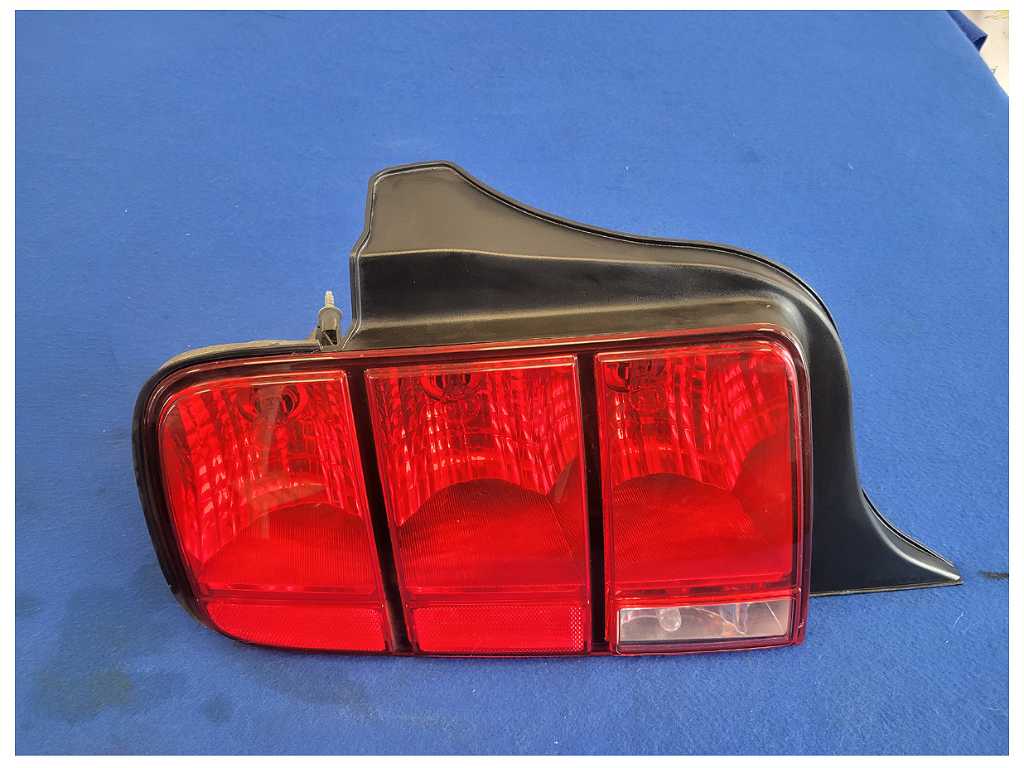 2005-2009 Ford Mustang GT GT500 Driver Left Taillight Rear Lamp Brake Light 2590 - The Parts Farm
