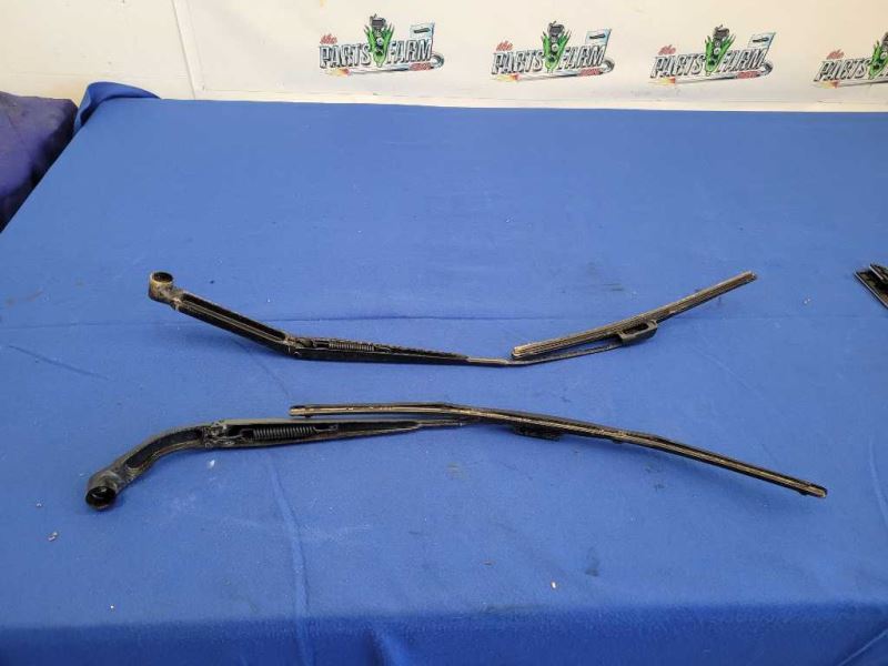 2011-2012 Nissan Leaf Front Windshield Wiper Arms Blades 1856 - The Parts Farm