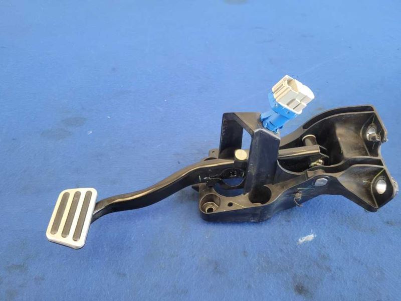 2015-2017 Ford Mustang GT S550 Brake Pedal Box Cage Automatic Transmission 2618 - The Parts Farm