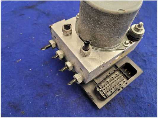 2010-2011 Chevrolet Camaro SS ABS Anti-Lock Module Pump M/T 2774