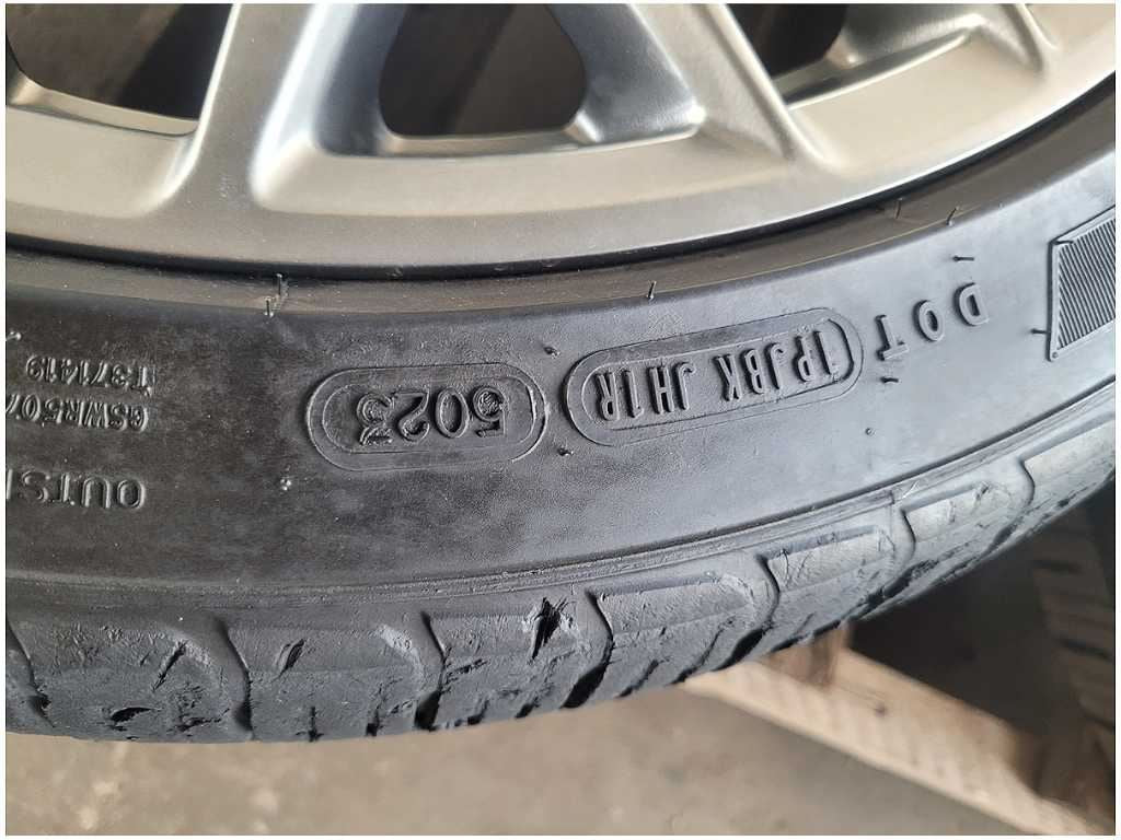 47522879