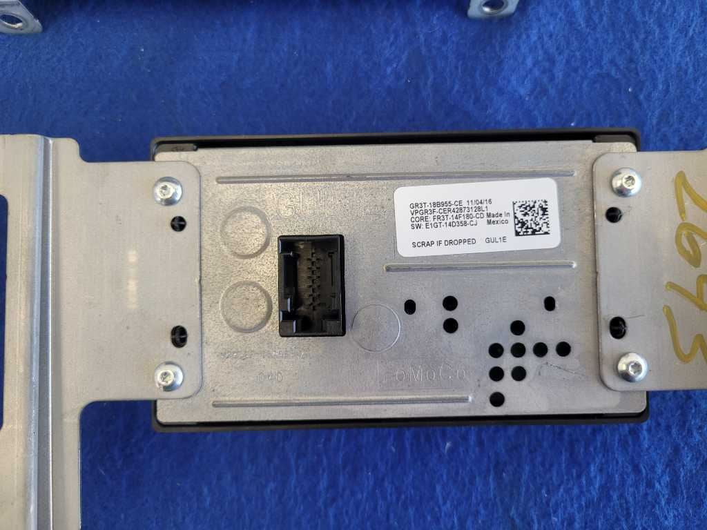 2016 Ford Mustang GT S550 Audio Radio SYNC Receiver Screen AM FM Face Plate 2643 - The Parts Farm