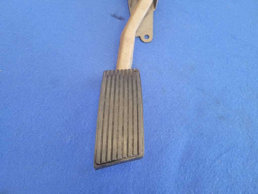 1994-1995 Ford Mustang GT 5.0L Gas Pedal Assembly Box Cage 2631
