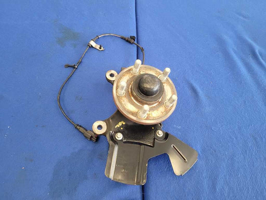 2015-2017 Ford Mustang GT S550 Passenger Front PP1 Spindle Knuckle Hub 2643 - The Parts Farm